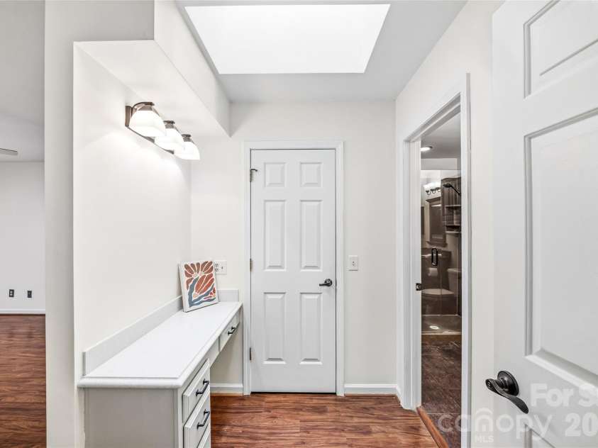 205 Scarlet Oak Lane, Hendersonville, NC 28791.  MLS# CAR4381898, YatesRealty ID 22871. 