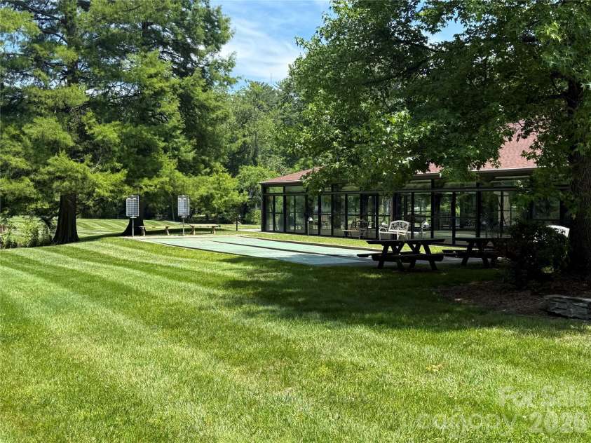 205 Scarlet Oak Lane, Hendersonville, NC 28791.  MLS# CAR4381898, YatesRealty ID 22871. Beautiful grounds