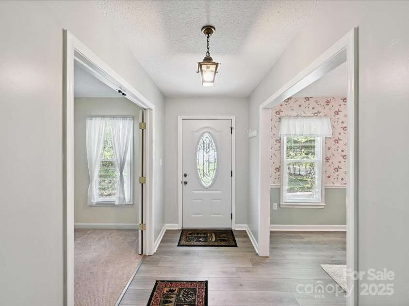 7639 Winterset Drive, Charlotte, NC 28270.  MLS# CAR4270699, YatesRealty ID 22872. 