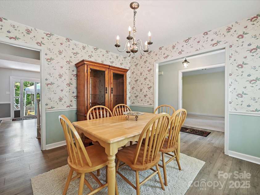 7639 Winterset Drive, Charlotte, NC 28270.  MLS# CAR4270699, YatesRealty ID 22872. 