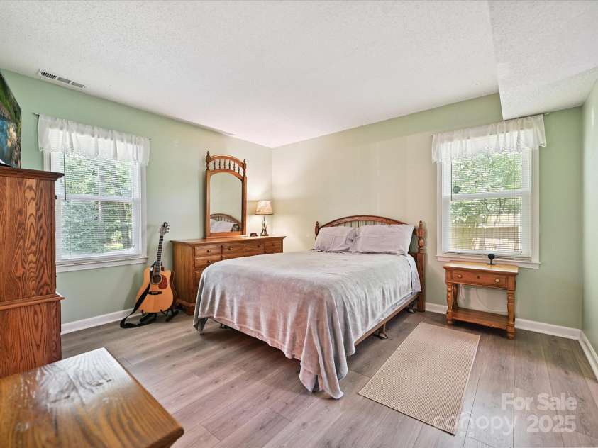 7639 Winterset Drive, Charlotte, NC 28270.  MLS# CAR4270699, YatesRealty ID 22872. 