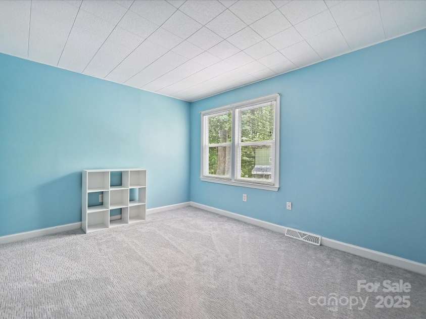 7639 Winterset Drive, Charlotte, NC 28270.  MLS# CAR4270699, YatesRealty ID 22872. 