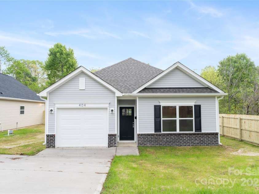 401 Groves Street, Lowell, NC 28098.  MLS# CAR4255192, YatesRealty ID 22873. Representation