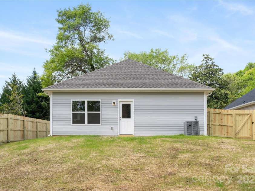 401 Groves Street, Lowell, NC 28098.  MLS# CAR4255192, YatesRealty ID 22873. Representation