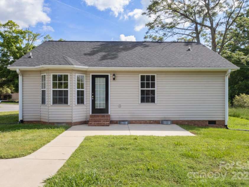 318 Huffman Road, Gastonia, NC 28056.  MLS# CAR4250230, YatesRealty ID 22875. Back Door