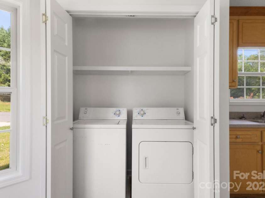 318 Huffman Road, Gastonia, NC 28056.  MLS# CAR4250230, YatesRealty ID 22875. Laundry Closet in Kitchen