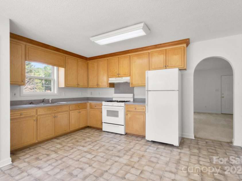 318 Huffman Road, Gastonia, NC 28056.  MLS# CAR4250230, YatesRealty ID 22875. Living Area
