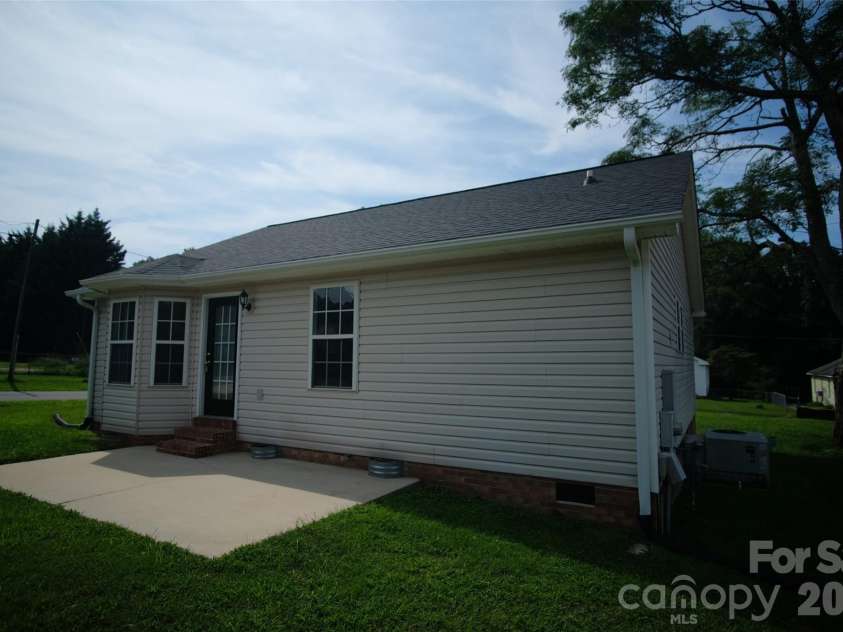 318 Huffman Road, Gastonia, NC 28056.  MLS# CAR4297104, YatesRealty ID 22875. 