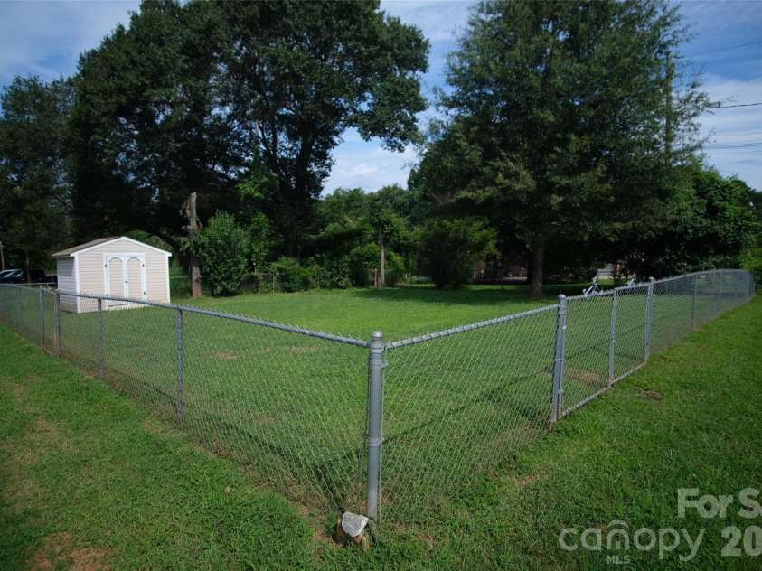 318 Huffman Road, Gastonia, NC 28056.  MLS# CAR4297104, YatesRealty ID 22875. Fully fenced yard space