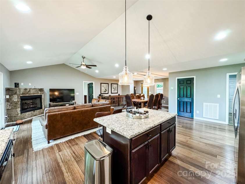 171 View Ridge Parkway, Leicester, NC 28748.  MLS# CAR4265140, YatesRealty ID 22876. 