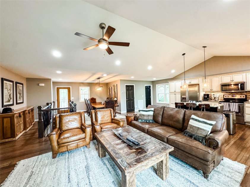 171 View Ridge Parkway, Leicester, NC 28748.  MLS# CAR4265140, YatesRealty ID 22876. 