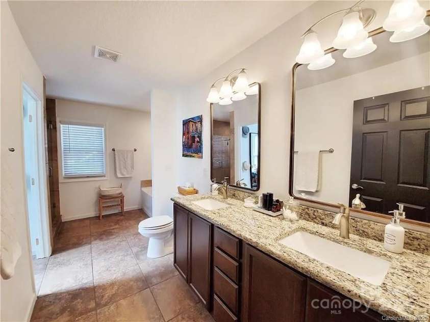 171 View Ridge Parkway, Leicester, NC 28748.  MLS# CAR4265140, YatesRealty ID 22876. 