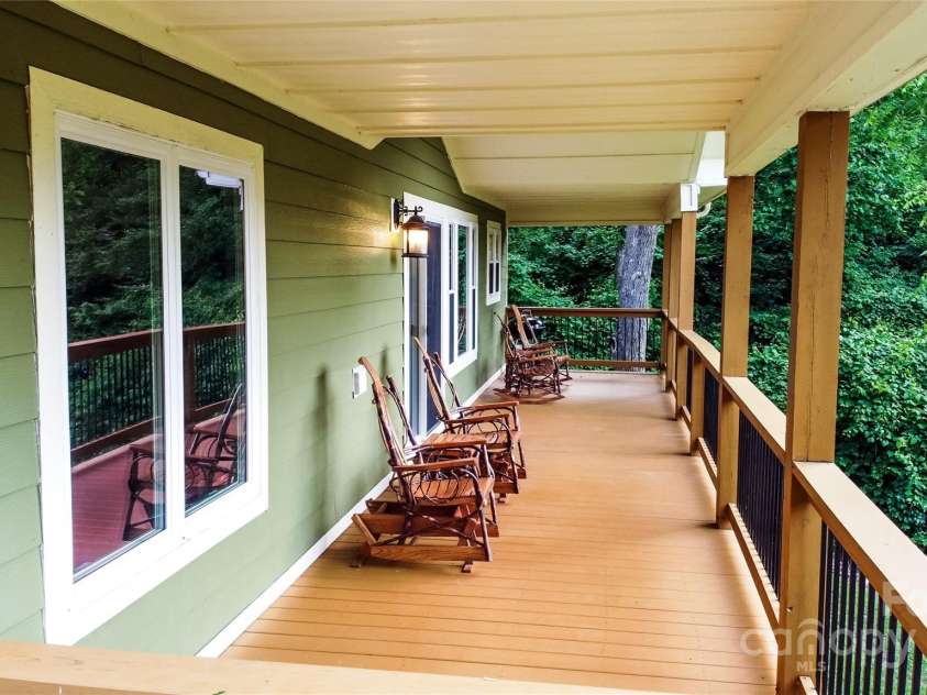 171 View Ridge Parkway, Leicester, NC 28748.  MLS# CAR4265140, YatesRealty ID 22876. 