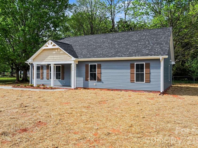 224 Ann Street, Salisbury, NC 28144.  MLS# CAR4364143, YatesRealty ID 22876. 
