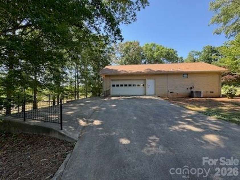 2610 TAYLOR Road, Shelby, NC 28152.  MLS# CAR4378722, YatesRealty ID 22877. 
