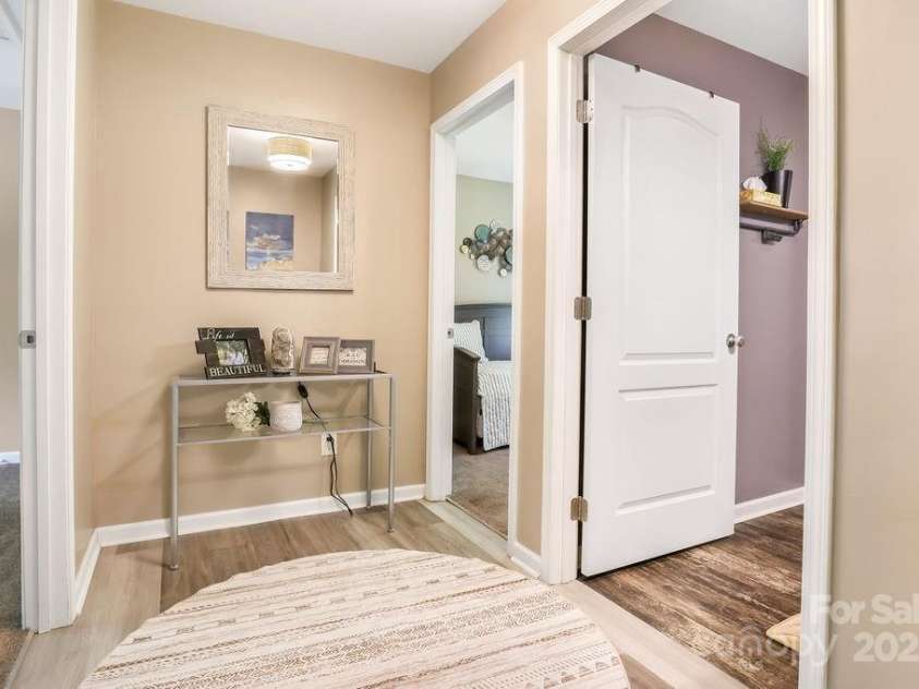 57 Fair Hollow Lane, Hendersonville, NC 28792.  MLS# CAR4268664, YatesRealty ID 22877. Hallway