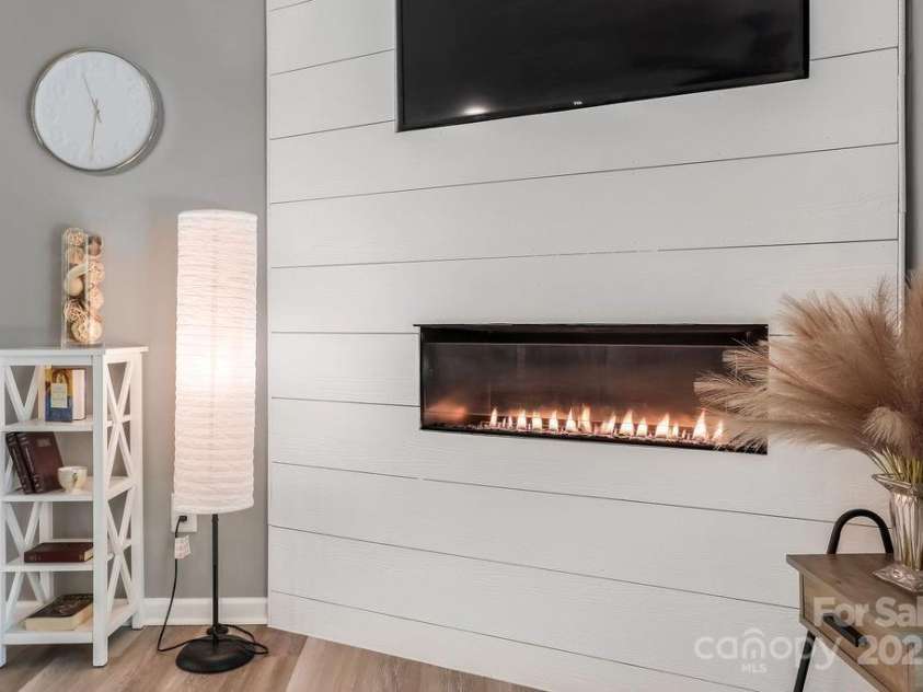 57 Fair Hollow Lane, Hendersonville, NC 28792.  MLS# CAR4268664, YatesRealty ID 22877. View 4