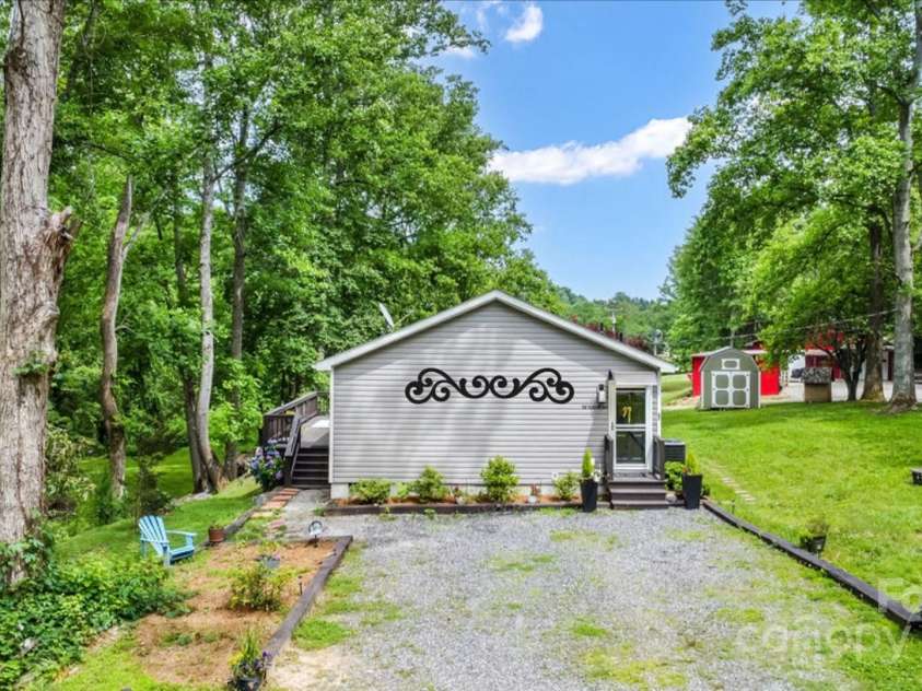 57 Fair Hollow Lane, Hendersonville, NC 28792.  MLS# CAR4268664, YatesRealty ID 22877. Welcome Home