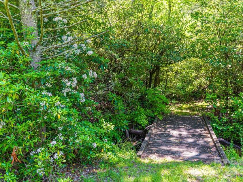 26 Upper Ridge Road, Black Mountain, NC 28711.  MLS# CAR4274378, YatesRealty ID 22879. Hiking trails
