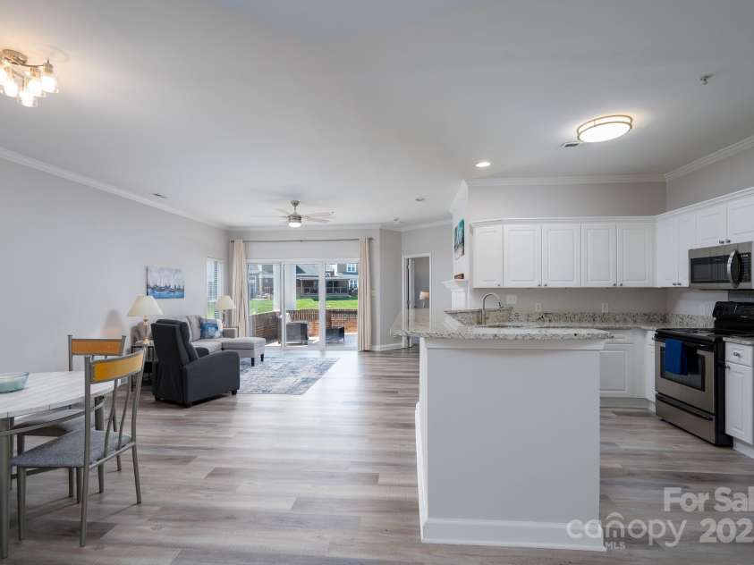 18511 Harborside Drive, Cornelius, NC 28031.  MLS# CAR4274110, YatesRealty ID 2288. 