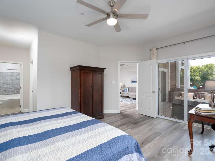 18511 Harborside Drive, Cornelius, NC 28031.  MLS# CAR4274110, YatesRealty ID 2288. 