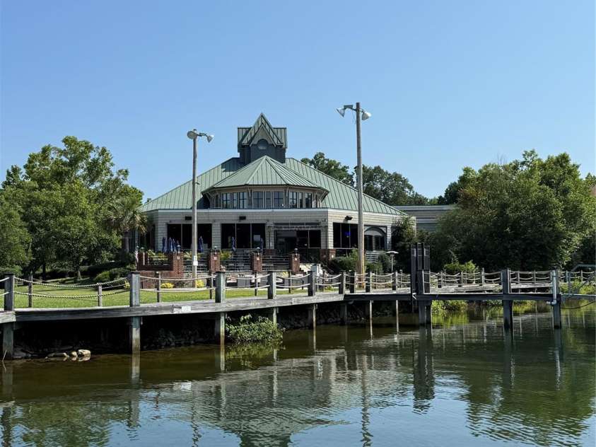 18511 Harborside Drive, Cornelius, NC 28031.  MLS# CAR4274110, YatesRealty ID 2288. LakeHouse Wine Bar and Grill