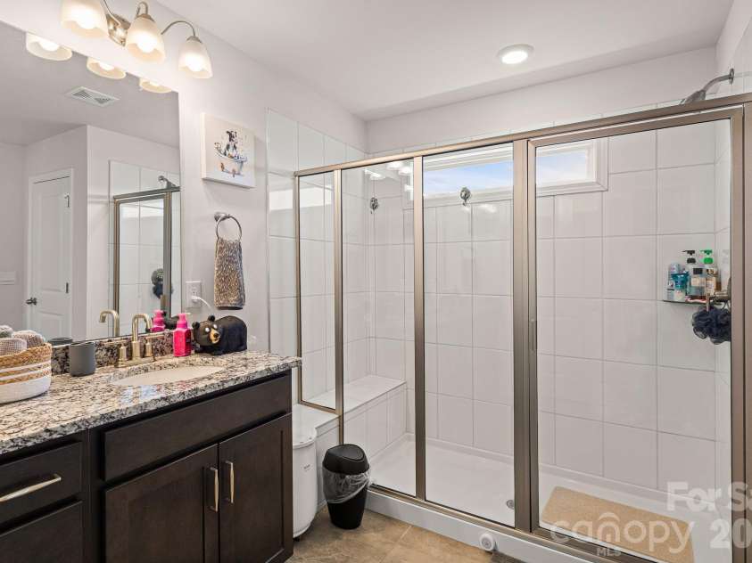 199 Fox Cove Road, Hendersonville, NC 28792.  MLS# CAR4373757, YatesRealty ID 22880. Master Bathroom