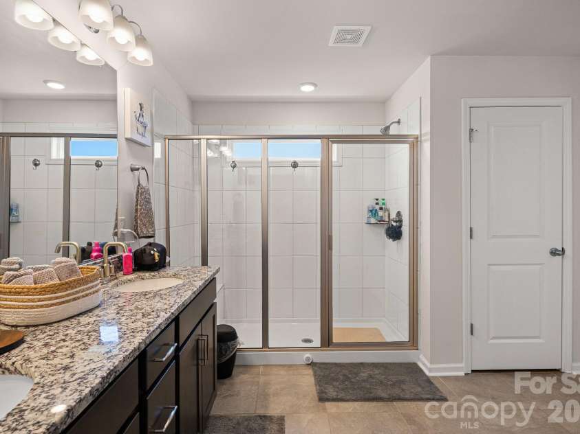 199 Fox Cove Road, Hendersonville, NC 28792.  MLS# CAR4373757, YatesRealty ID 22880. Master Bathroom