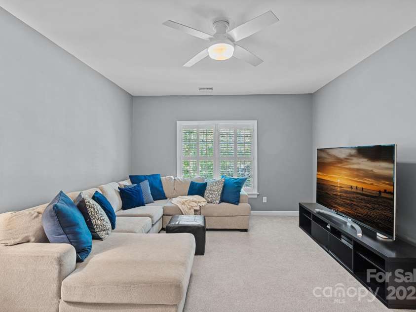 9427 Gilpatrick Lane, Huntersville, NC 28078.  MLS# CAR4274750, YatesRealty ID 22880. 