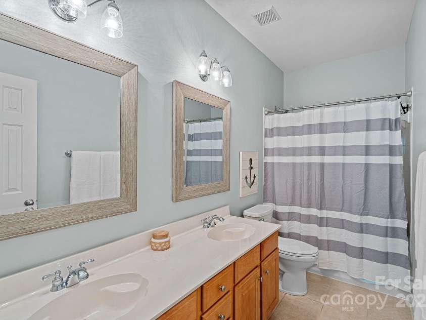 9427 Gilpatrick Lane, Huntersville, NC 28078.  MLS# CAR4274750, YatesRealty ID 22880. 