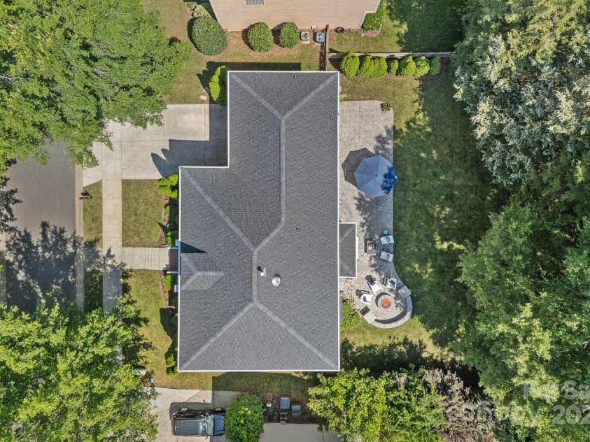 9427 Gilpatrick Lane, Huntersville, NC 28078.  MLS# CAR4274750, YatesRealty ID 22880. 
