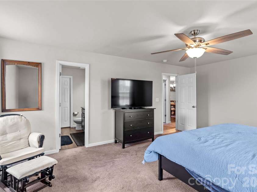 104 Sandtrap Drive, Statesville, NC 28677.  MLS# CAR4377839, YatesRealty ID 22881. 