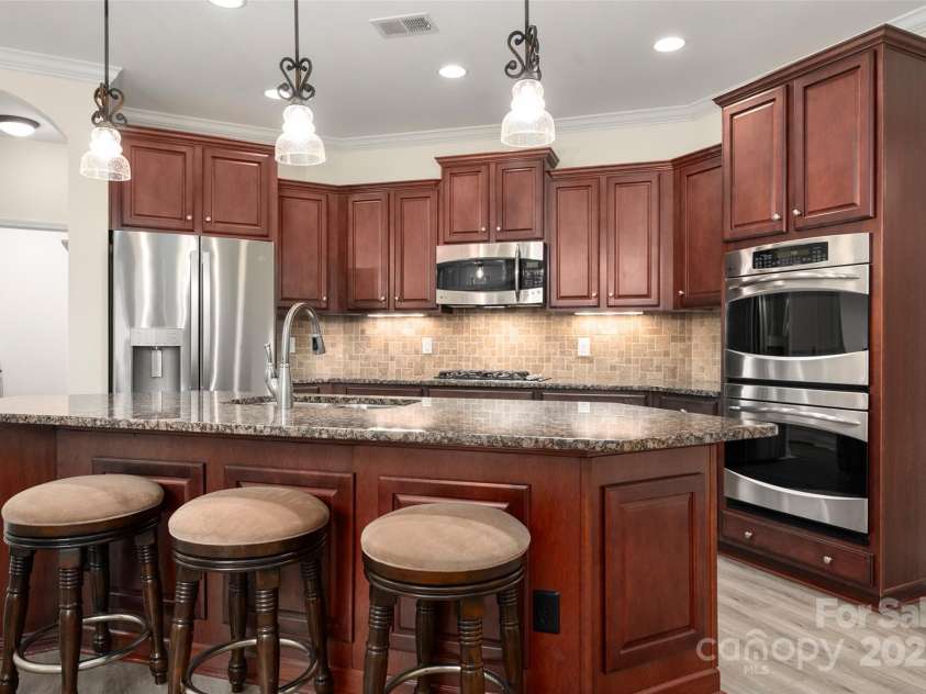 10502 Old Ardrey Kell Road, Charlotte, NC 28277.  MLS# CAR4258786, YatesRealty ID 22881. 