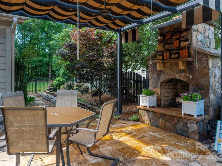 10502 Old Ardrey Kell Road, Charlotte, NC 28277.  MLS# CAR4258786, YatesRealty ID 22881. 