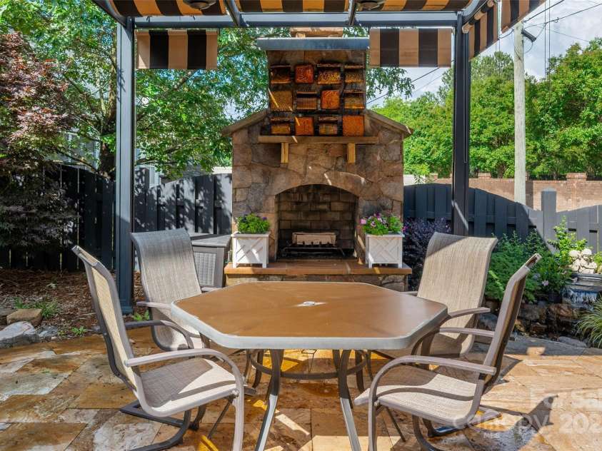 10502 Old Ardrey Kell Road, Charlotte, NC 28277.  MLS# CAR4258786, YatesRealty ID 22881. 