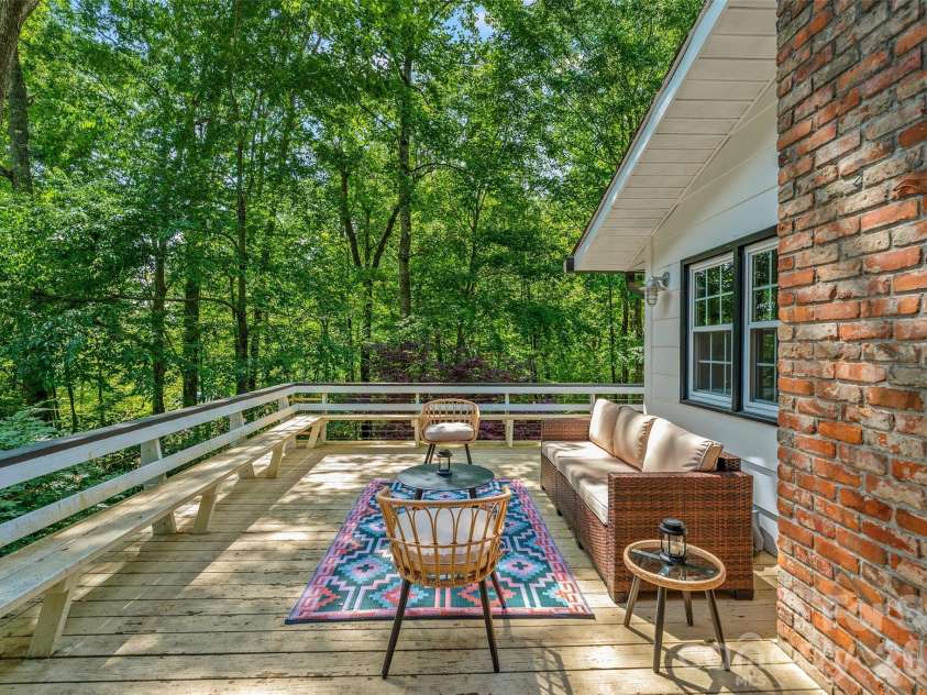 440 Beverly Road, Black Mountain, NC 28711.  MLS# CAR4377012, YatesRealty ID 22882. 