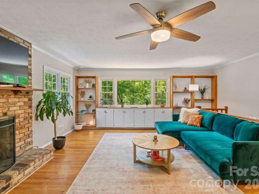 440 Beverly Road, Black Mountain, NC 28711.  MLS# CAR4377012, YatesRealty ID 22882. 
