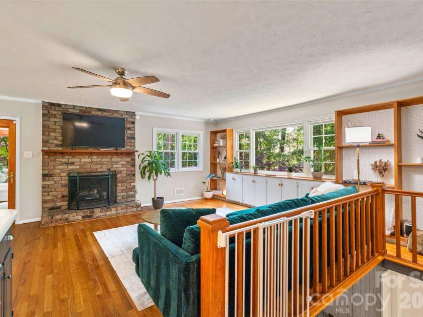 440 Beverly Road, Black Mountain, NC 28711.  MLS# CAR4377012, YatesRealty ID 22882. 