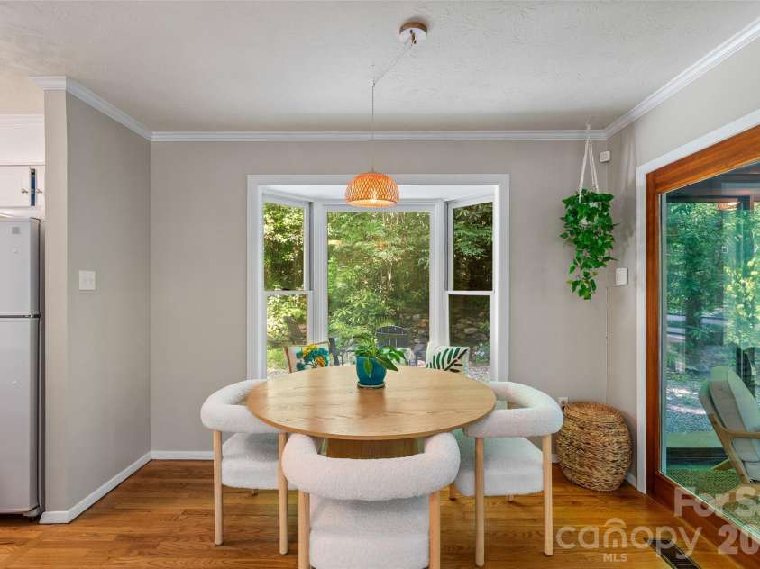 440 Beverly Road, Black Mountain, NC 28711.  MLS# CAR4377012, YatesRealty ID 22882. 