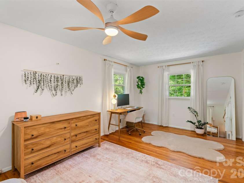 440 Beverly Road, Black Mountain, NC 28711.  MLS# CAR4377012, YatesRealty ID 22882. 