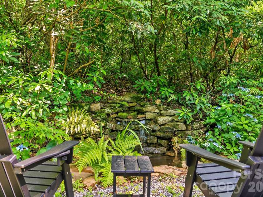440 Beverly Road, Black Mountain, NC 28711.  MLS# CAR4377012, YatesRealty ID 22882. 
