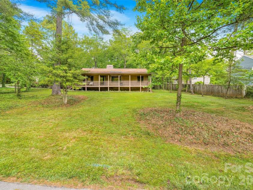 135 Scarlet Drive, Fletcher, NC 28732.  MLS# CAR4373929, YatesRealty ID 22883. 