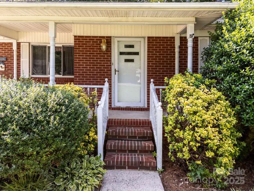 331 Elwood Street, Kannapolis, NC 28081.  MLS# CAR4275364, YatesRealty ID 22884. 