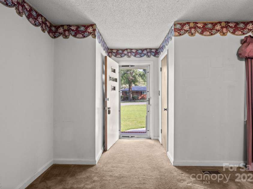 331 Elwood Street, Kannapolis, NC 28081.  MLS# CAR4275364, YatesRealty ID 22884. 