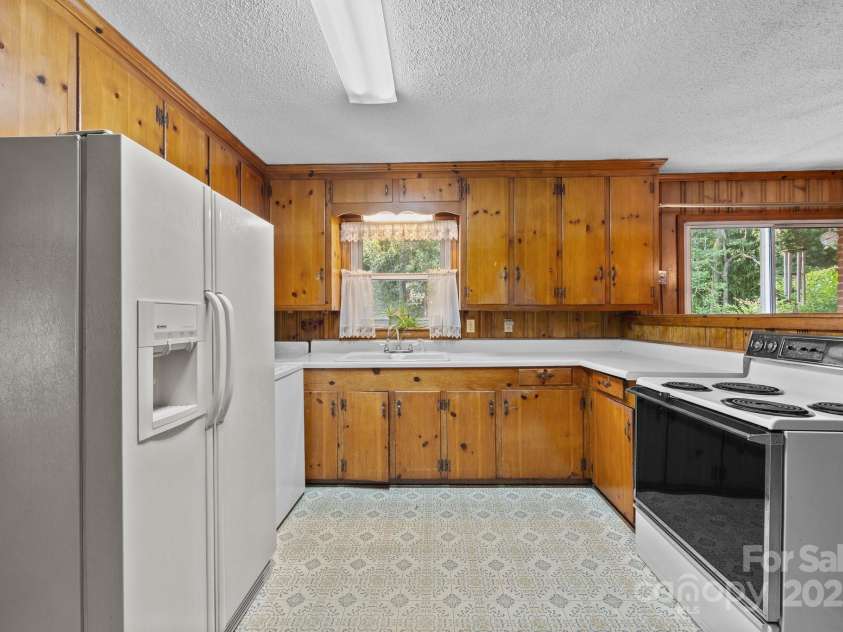 331 Elwood Street, Kannapolis, NC 28081.  MLS# CAR4275364, YatesRealty ID 22884. 