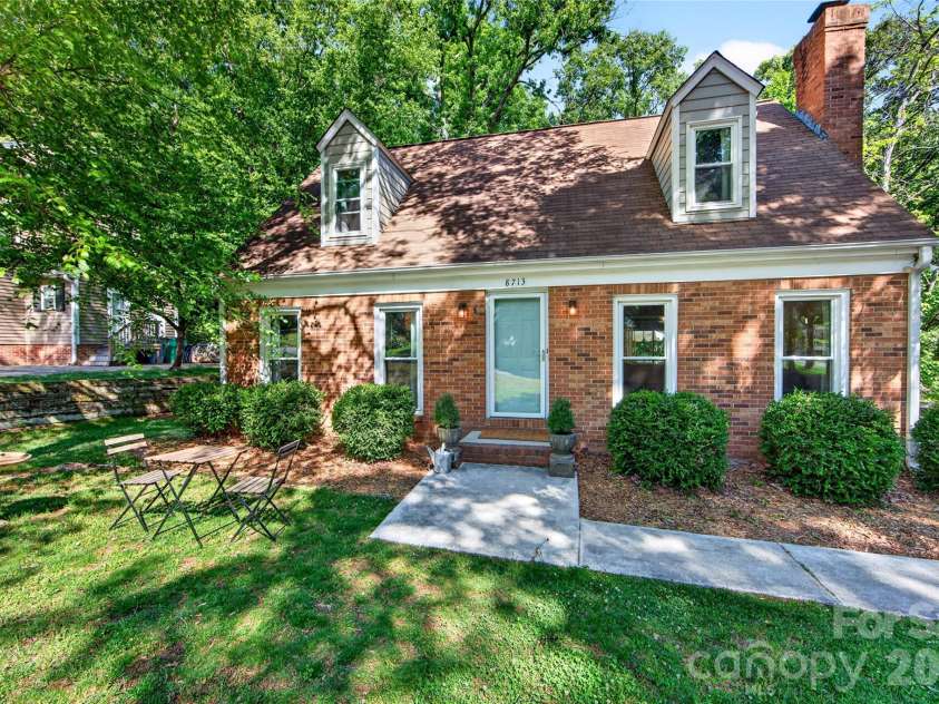 8713 Golf Ridge Drive, Charlotte, NC 28277.  MLS# CAR4380482, YatesRealty ID 22884. Front of home