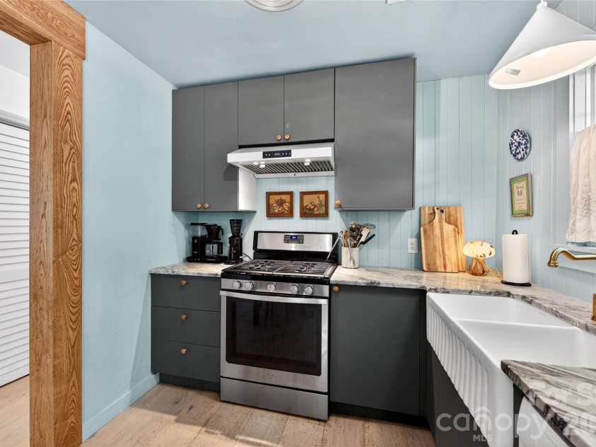 8713 Golf Ridge Drive, Charlotte, NC 28277.  MLS# CAR4380482, YatesRealty ID 22884. Kitchen