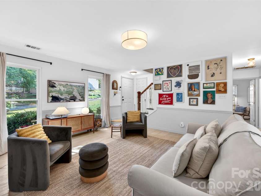 8713 Golf Ridge Drive, Charlotte, NC 28277.  MLS# CAR4380482, YatesRealty ID 22884. Living room