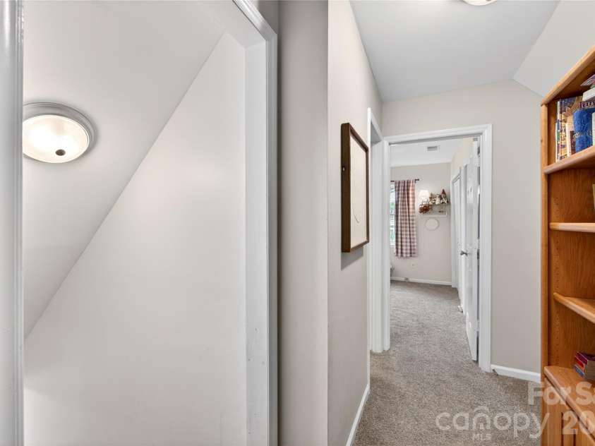 8713 Golf Ridge Drive, Charlotte, NC 28277.  MLS# CAR4380482, YatesRealty ID 22884. Upstairs landing