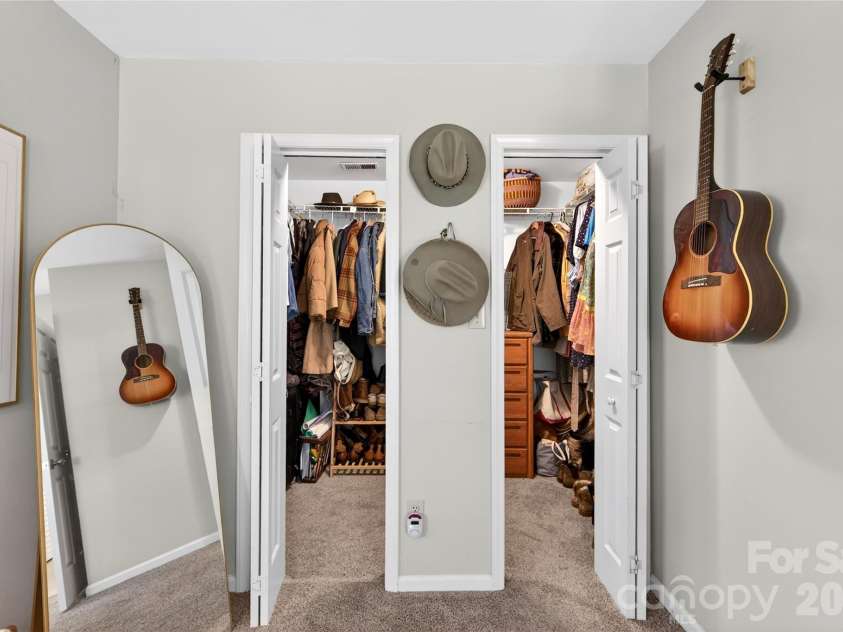 8713 Golf Ridge Drive, Charlotte, NC 28277.  MLS# CAR4380482, YatesRealty ID 22884. Walk-in closet